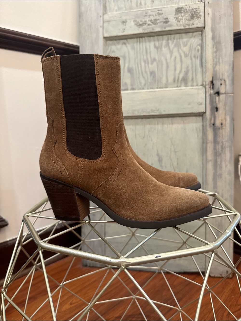 FRYE MERA CHELSEA BOOT 7 1/2M FR41557-BROWN LEATHER
